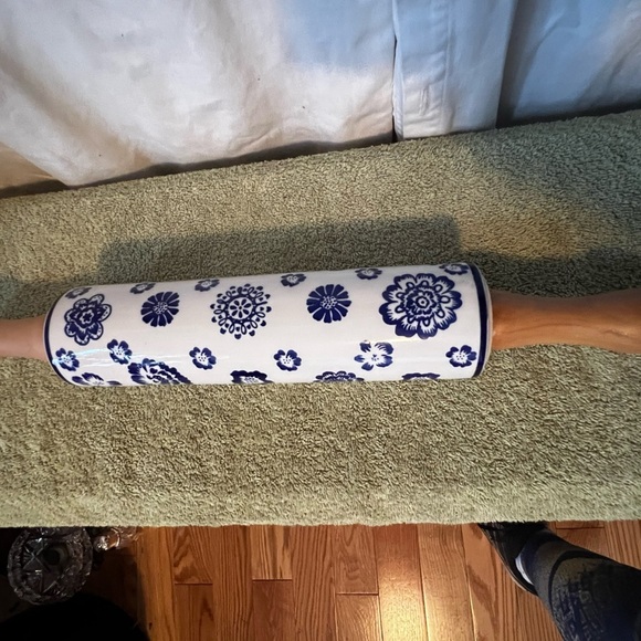 Pennsylvania Dutch Floral White and Cobalt Blue Vintage Rolling Pin - Picture 5 of 5